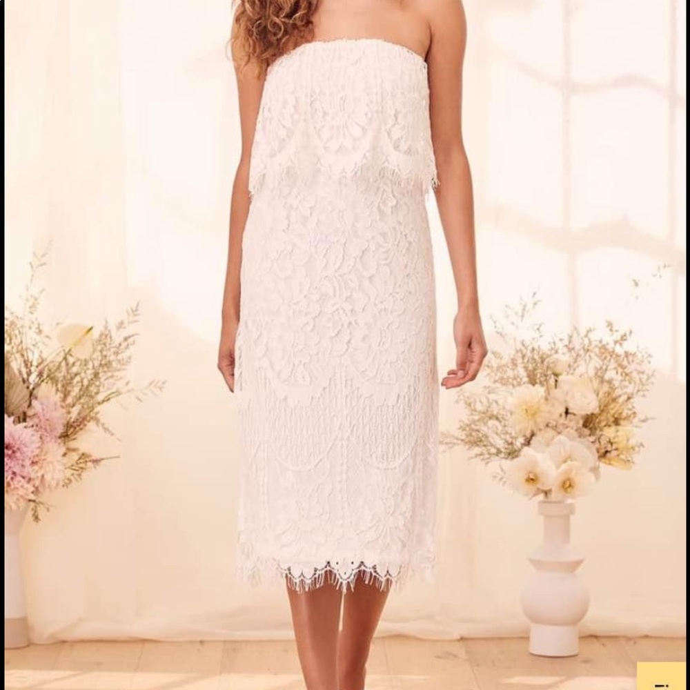 Lulu’s strapless lace dress